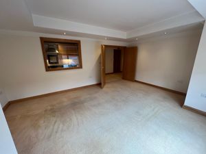 Lounge- click for photo gallery